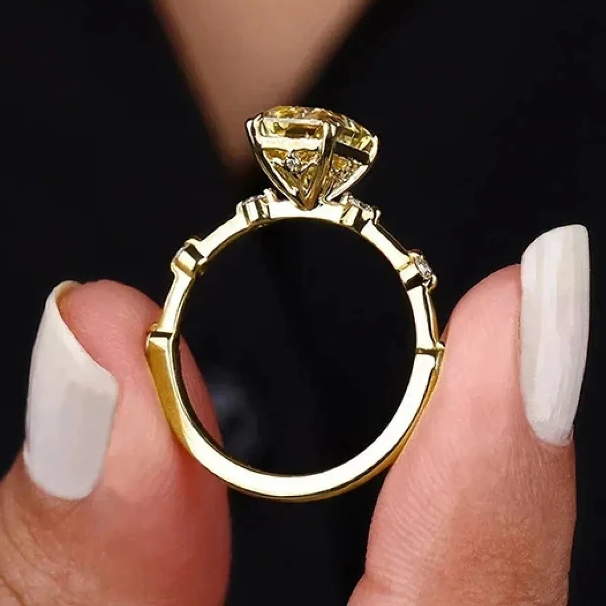 CAOSHI Luxury Geometry Rectangle Shaped Yellow Crystal 3A Zircon Finger Ring for Women Fashion Jewelry Wedding Gold Plated Rings. Minimum order 12