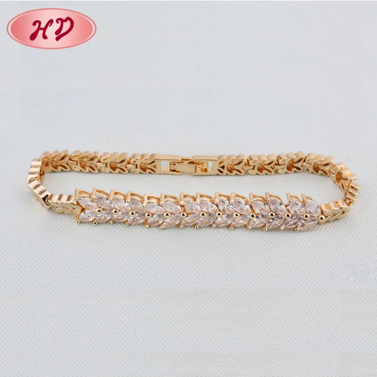 New Bracelets Et Bracelets Models Petals Shape Zircon Women Yellow Gold Hand Chain Fashion Jewelry Bracelet for Women. Minimum order 12