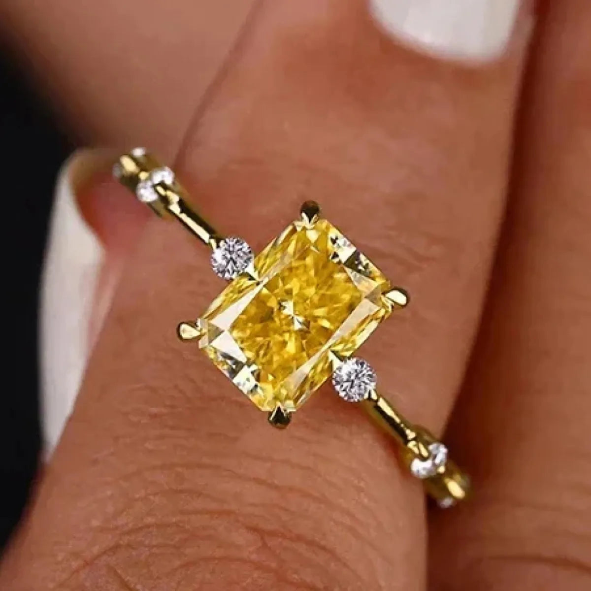CAOSHI Luxury Geometry Rectangle Shaped Yellow Crystal 3A Zircon Finger Ring for Women Fashion Jewelry Wedding Gold Plated Rings. Minimum order 12