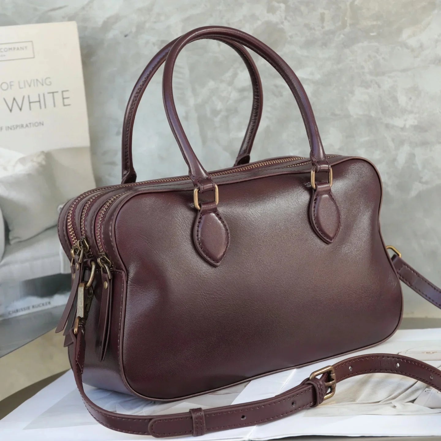 Casual Fashion Retro Handbag Single Shoulder Women's Bag Personality Bowling Boston Bag Simple Leather Handbag with Mobile Pocke