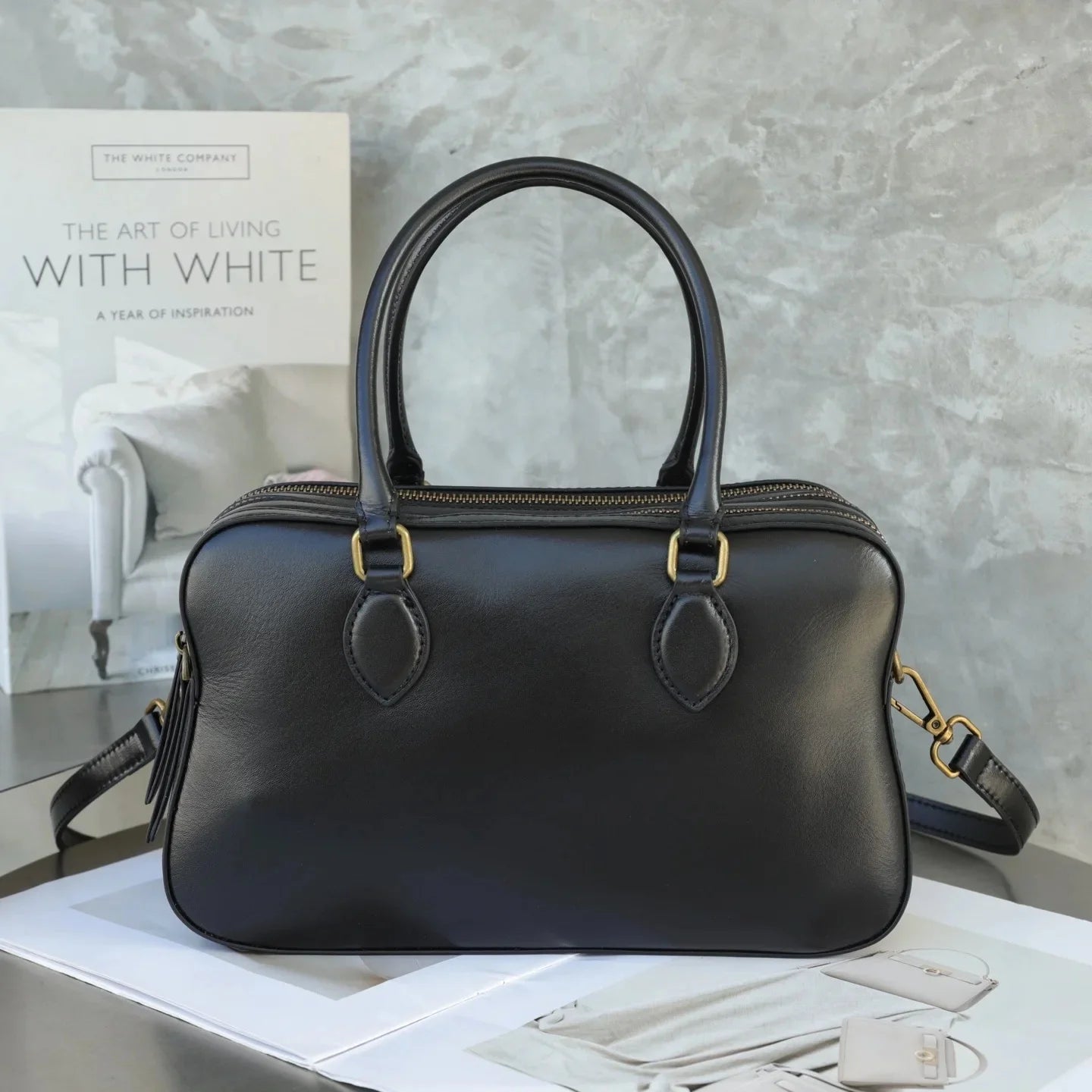 Casual Fashion Retro Handbag Single Shoulder Women's Bag Personality Bowling Boston Bag Simple Leather Handbag with Mobile Pocke