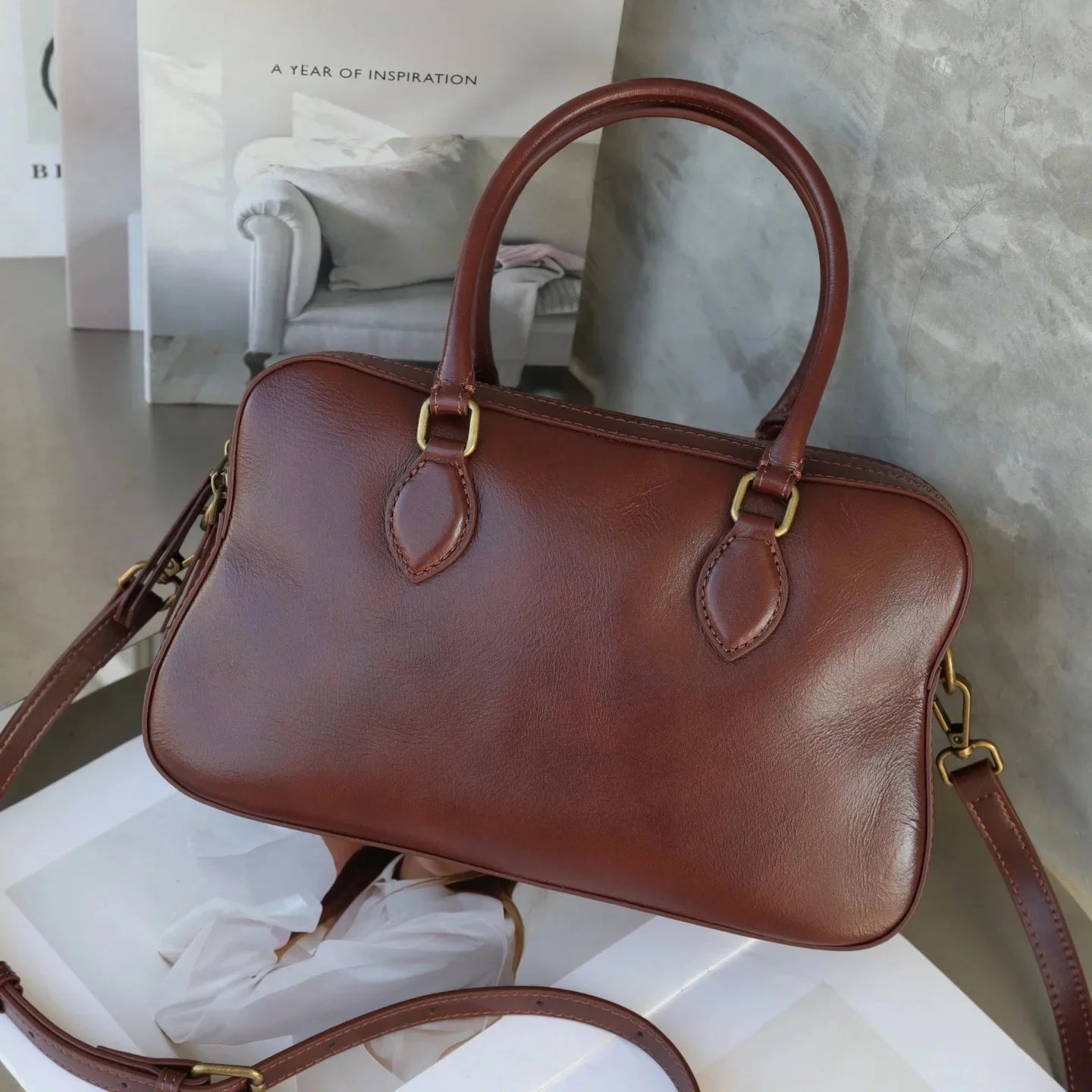 Casual Fashion Retro Handbag Single Shoulder Women's Bag Personality Bowling Boston Bag Simple Leather Handbag with Mobile Pocke