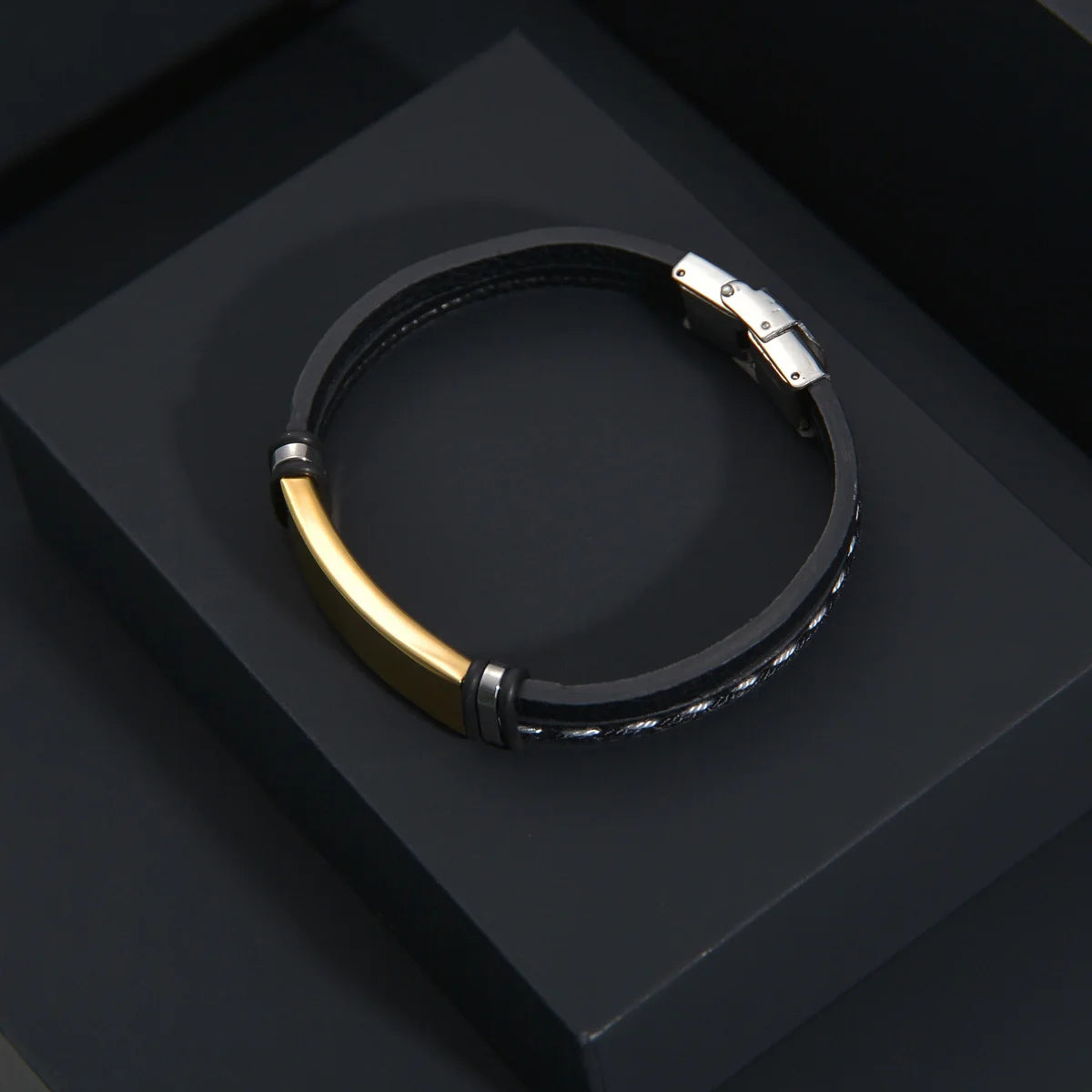 Atoztide Customized Engrave Name Text Stainless Steel Bracelets Leather Chain Bangle for Men Women Personalized Gift Jewelry